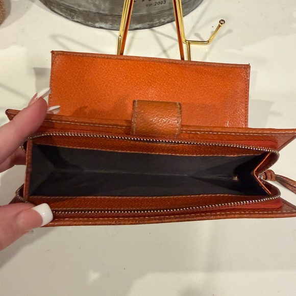 Gucci Tan and Brown Women's Wallet with Gold GG on Zipper. 100% Authentic! - Picture 6 of 7